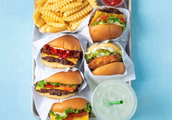 191203_ShakeShack_22122-compressed-e1689669504114-600x420